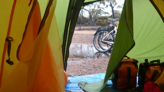 Regentag im Zelt